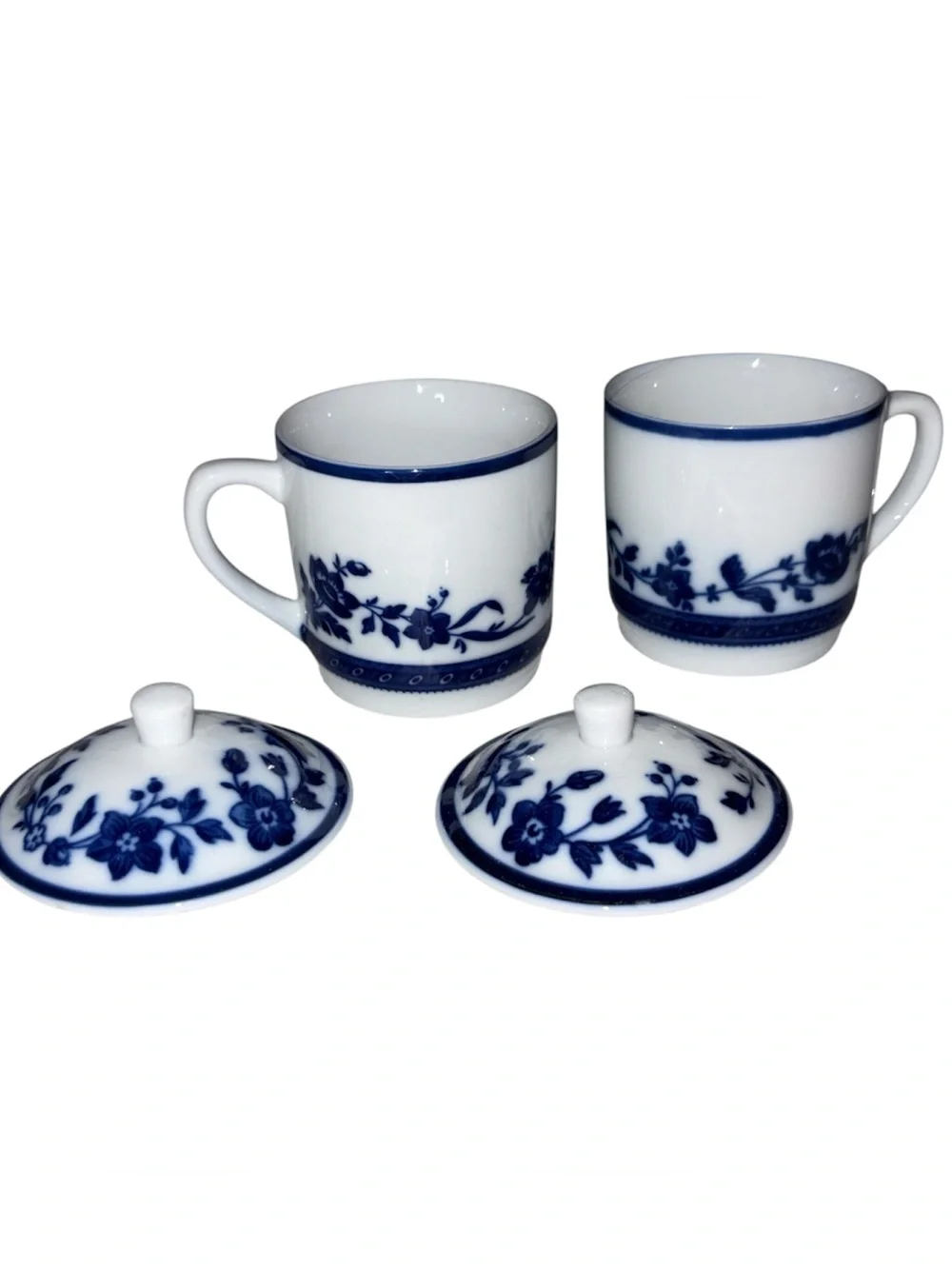 William Sonoma Tea Coffee Cups Flow Blue White Floral Pattern With Lids Set of 2